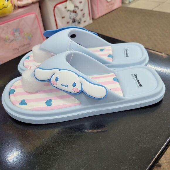 Brand New Sanrio Cinnamoroll Blue Heart Slippers Size: US 8 - Picture 5 of 11